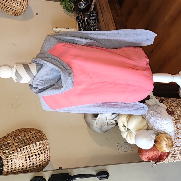 Sweaty Betty sweater top size small gray front semi cheer back - Picture 2 of 6